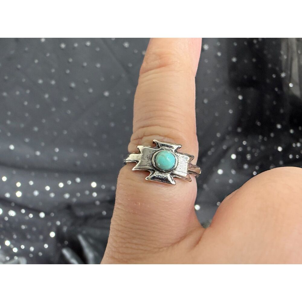 Turquoise Look Ring Size 6, Silver Tone Abstract Statement Ring - Picture 1 of 3